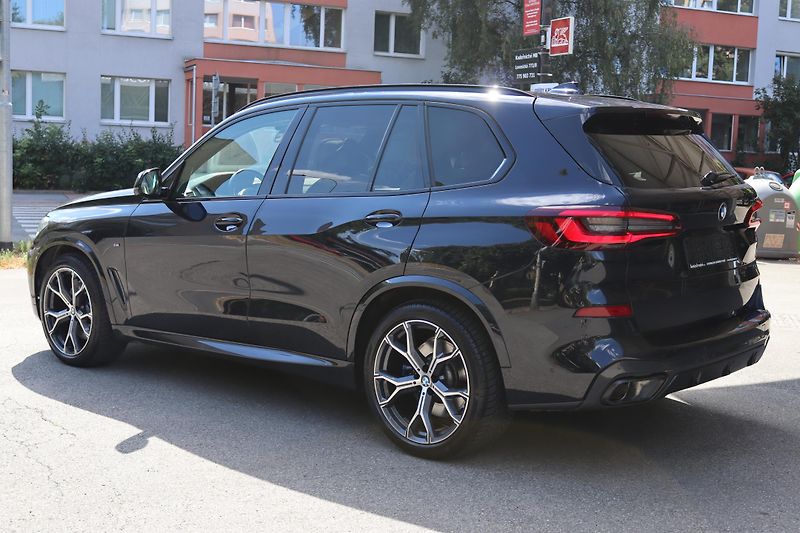 BMW X5 M50D TOP VÝBAVA 294kW DPH - fotka 14 z 50