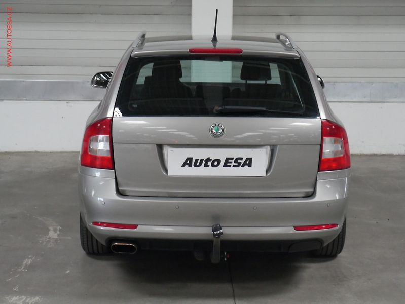 Škoda Octavia (2012) 1.6 TDi, autoAC - fotka 5 z 19