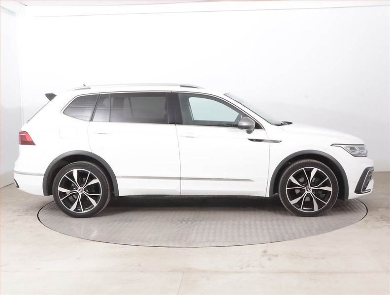 Volkswagen Tiguan Allspace (2022) R-Line 2.0 TDI - fotka 6 z 16