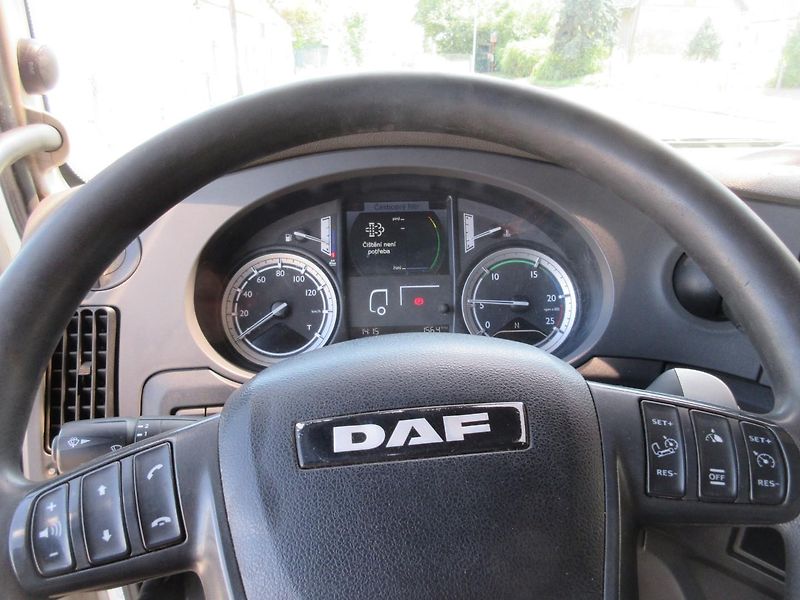 DAF XF 106.460, standard, hydraulika - fotka 7 z 22