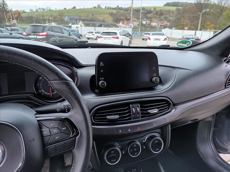 Fiat Tipo 1,6 MJT,KLIMA,NAVI,VÝHŘEV - fotka 13 z 45