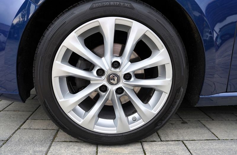 Renault Mégane 1.2 TCe automat/132 PS/ČR - fotka 13 z 43