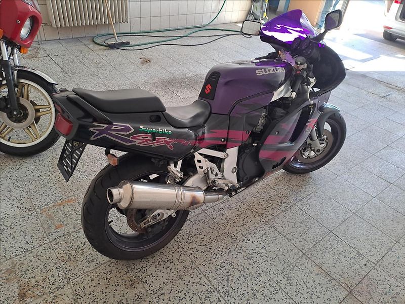 Suzuki GSX-R750 - fotka 6 z 8
