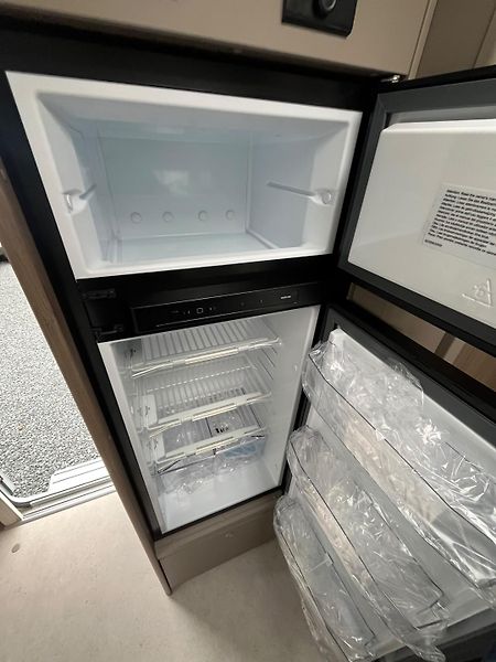 Carado Ostatní (2026) T 447 Pro+ ACC Automat - fotka 7 z 23