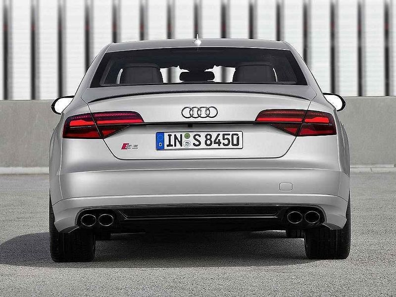 Audi S8 plus.