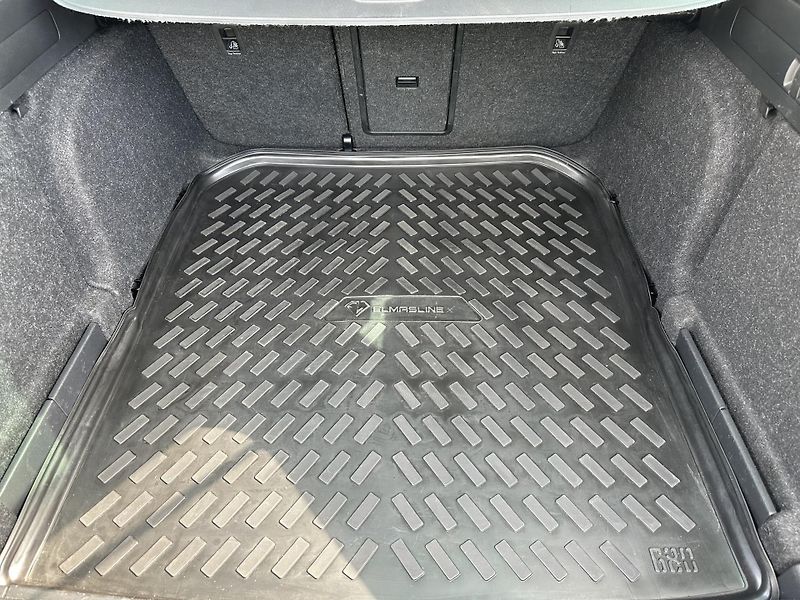 Škoda Superb 2.0 TDI Style - fotka 34 z 37
