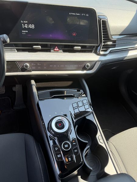 Kia Sportage (2023) - fotka 12 z 14