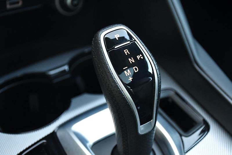 Alfa Romeo Giulia 2,0T 16V 206kW AT8-Q4 VELOCE - fotka 43 z 48