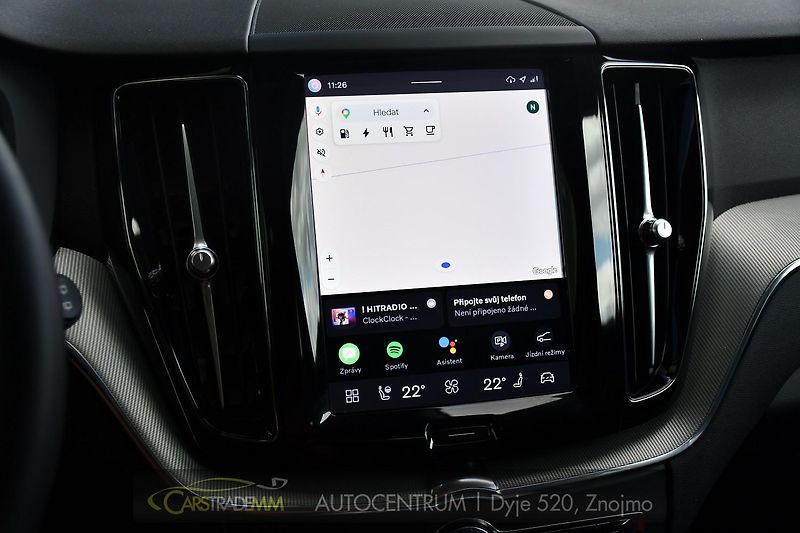 Volvo XC60 2.0T8 R-Desing RECHARGE - fotka 33 z 54
