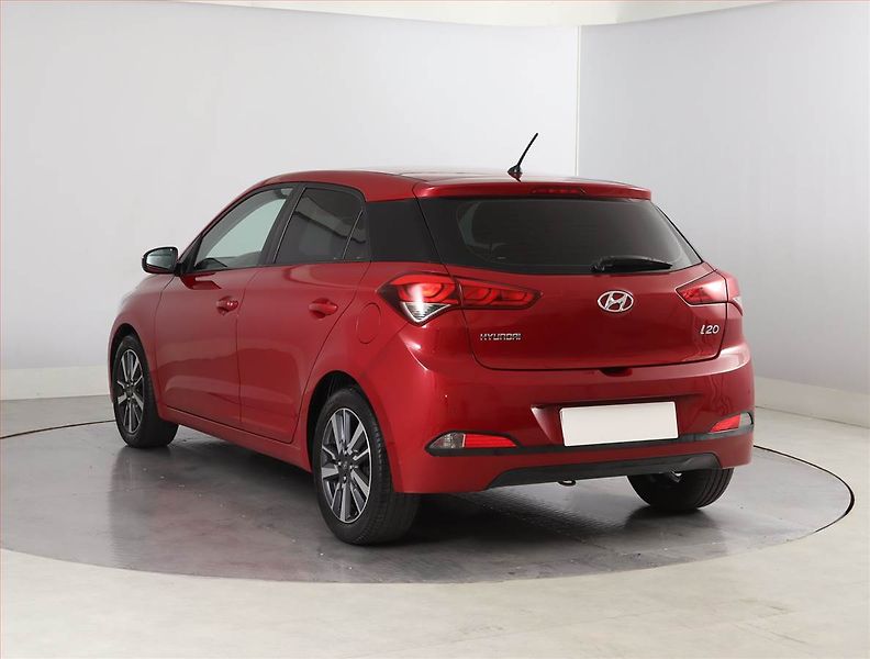Hyundai i20 (2017) 1.2, Tempomat, Park. senzory - fotka 4 z 19
