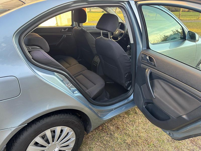 Škoda Octavia 1.9TDI,volat- 608 081 843 - fotka 9 z 12