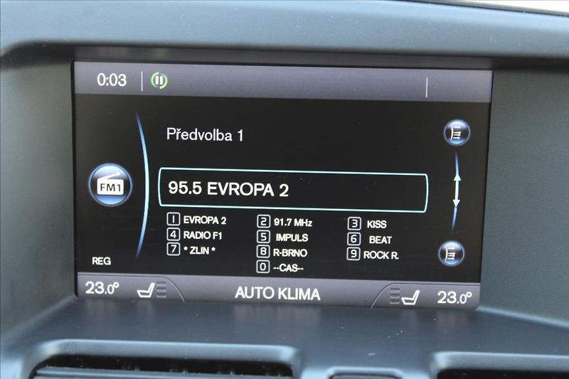 Volvo XC60 2,4 D4  ČR,A/T,4x4,OCEAN RACE - fotka 11 z 31