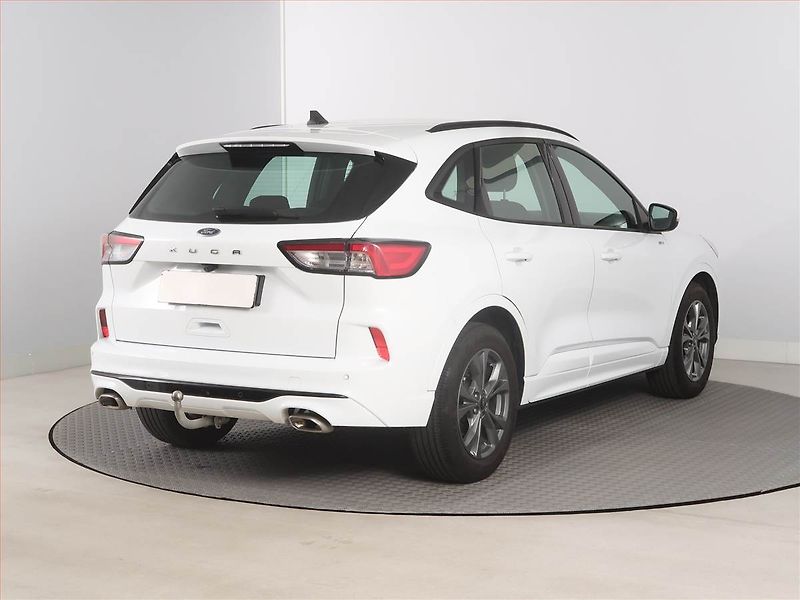 Ford Kuga (2023) ST-Line 1.5 EcoBoost - fotka 5 z 12