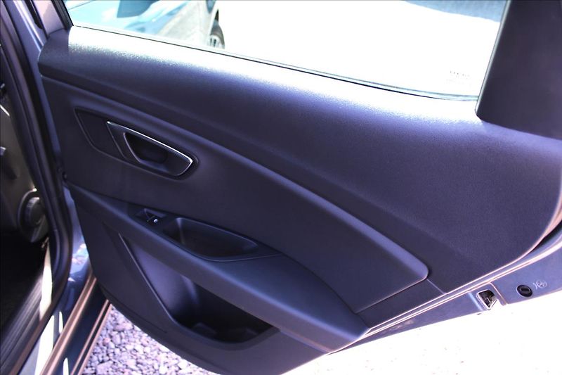Seat Leon 1,8 TSi Xcellence FullLED, ACC - fotka 34 z 48