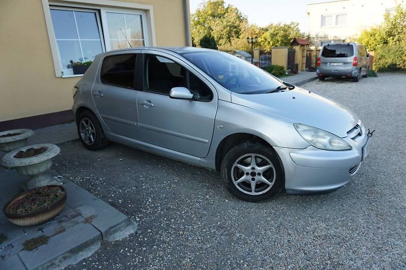 Peugeot 307 (2003) 2,0 HDI - fotka 2 z 19