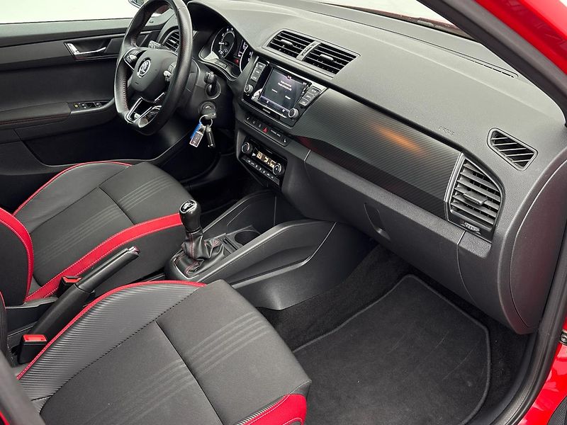 Škoda Fabia Monte Carlo - fotka 9 z 25
