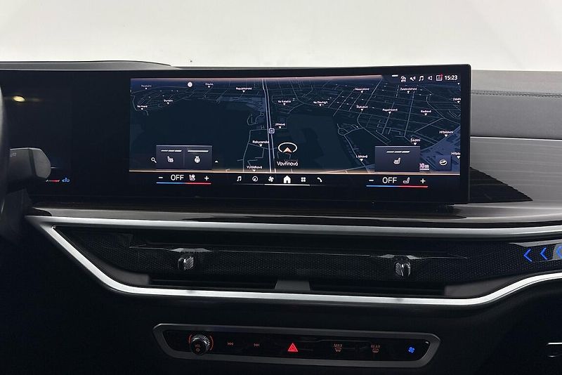 BMW X6 xDrive40d - fotka 15 z 22