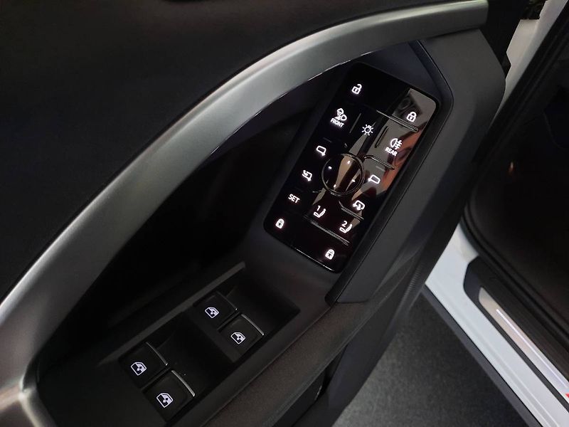 Audi Q5 (2025) 2.0 TDI quattro (150kW/204k) S - fotka 19 z 25