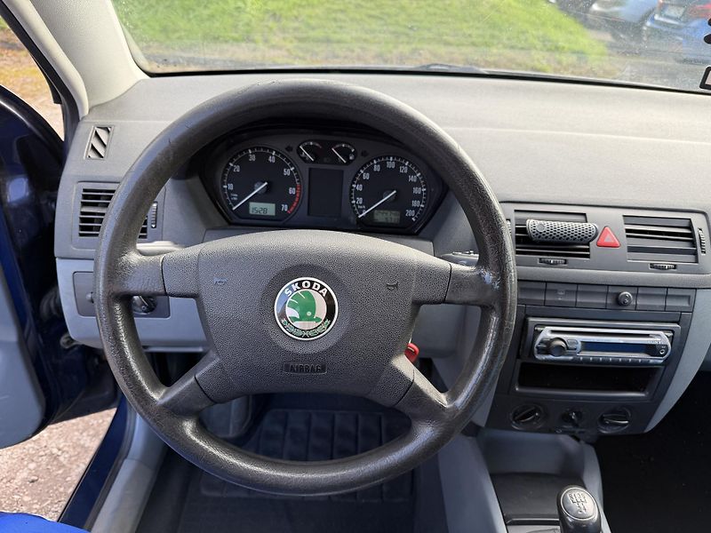 Škoda Fabia 1.4I 16v - fotka 15 z 19