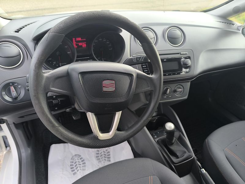 Seat Ibiza (2011) 1.2 DOLOŽENÉ KM, 1.MAJITEL - fotka 18 z 27