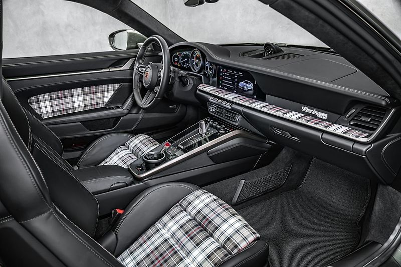 Porsche 911 TURBO 50 YEARS Keramiky Pano - fotka 15 z 30