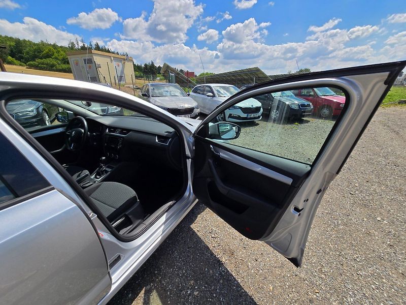 Škoda Octavia (2014) 1.6 TDi 77KW DSG Ambition - fotka 20 z 23