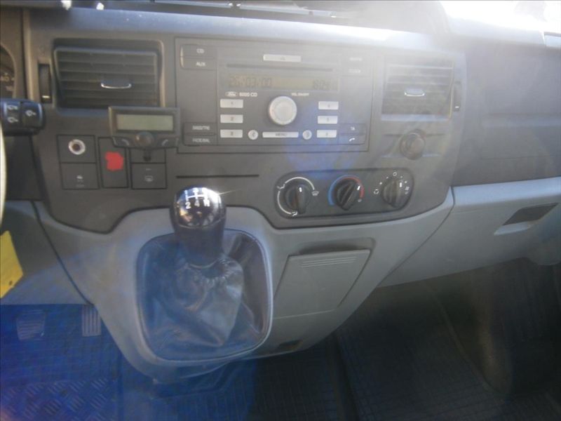 Ford Transit 2,2 TDCI  L3H2  9 MÍST - fotka 18 z 18