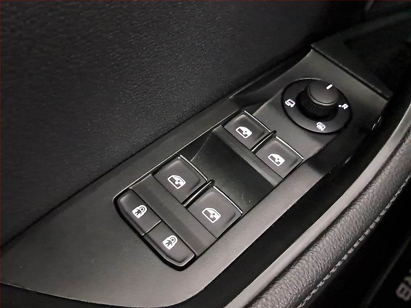 Škoda Superb (2020) Laurin&Klement 2.0 TDI - fotka 18 z 21