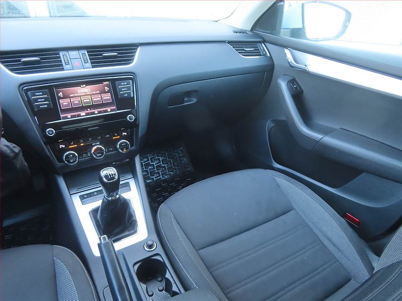 Škoda Octavia (2017) Ambition 1.4 TSI, Tempomat - fotka 7 z 15