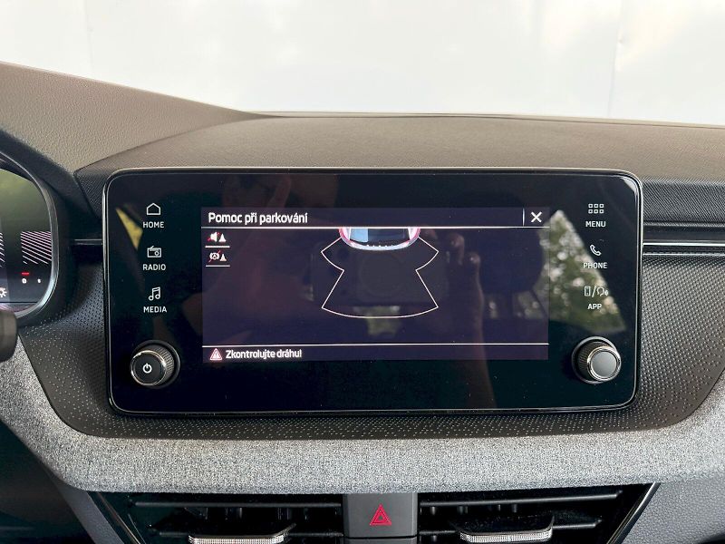 Škoda Scala (2025) Selection 1.0 TSI / 85 kW M6 - fotka 13 z 25