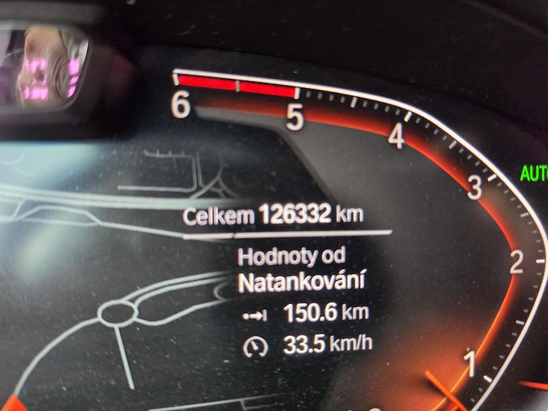 BMW Řada 7 (2020) 740d xDrive Sedan - fotka 27 z 30
