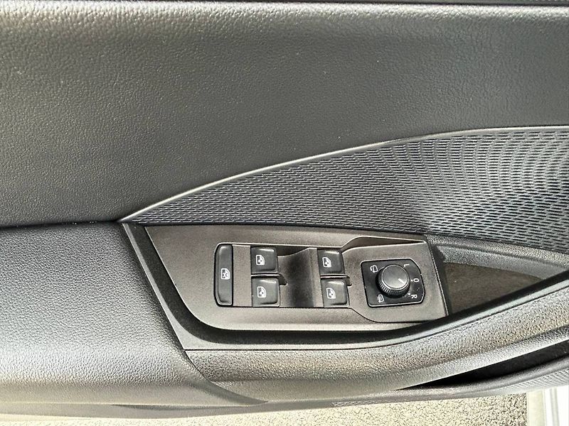 Škoda Octavia (2023) 2.0TDI DSG 110 kW TAŽNÉ Head U - fotka 14 z 35