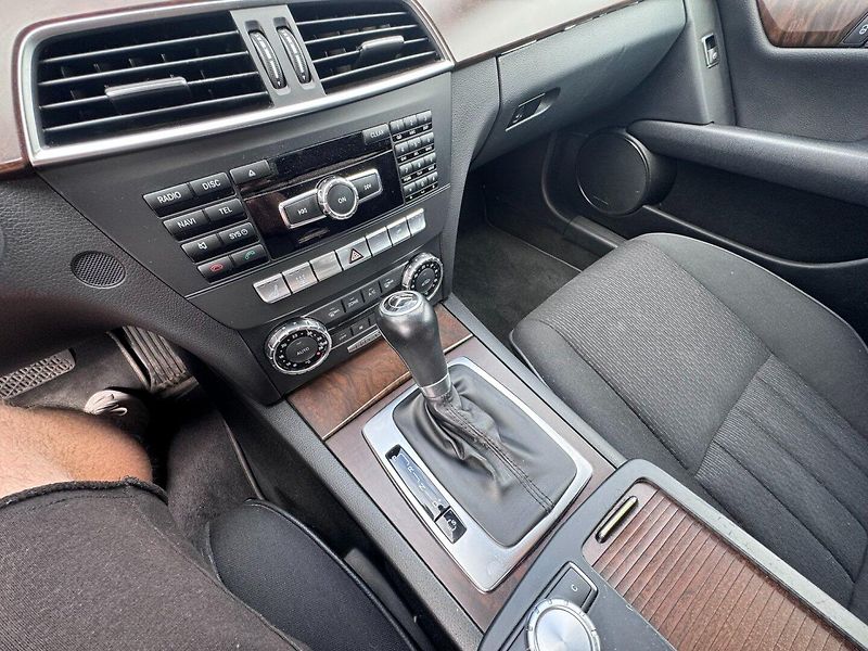 Mercedes-Benz Třídy C (2011) 200 1,8 CGI 135 KW ROZVODY - fotka 30 z 50