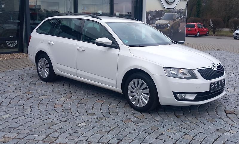 Škoda Octavia 1.4 TSI Ambition 103kW - fotka 2 z 26