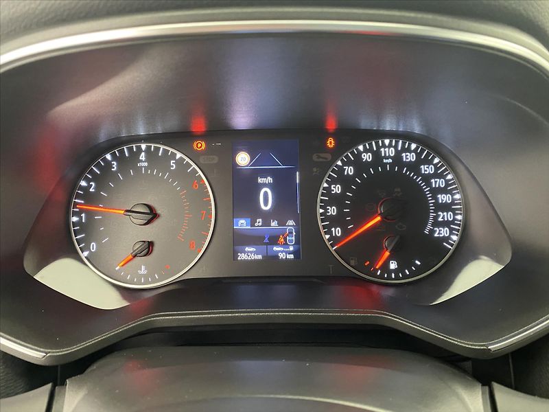 Renault Clio 1,0 TCe 74kw LED 1. maj. ČR - fotka 11 z 26