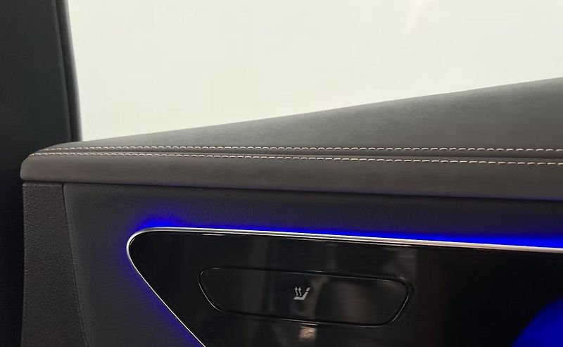 Mercedes-Benz EQE 350+ Avantgarde Ambient - fotka 17 z 23