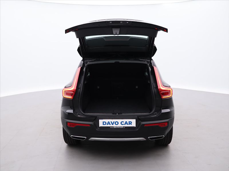 Volvo XC40 2,0 D3 110kW Aut. Inscription - fotka 9 z 32
