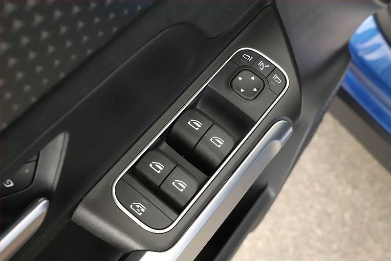 Mercedes-Benz GLB (2024) 200 d 4MATIC - fotka 16 z 20