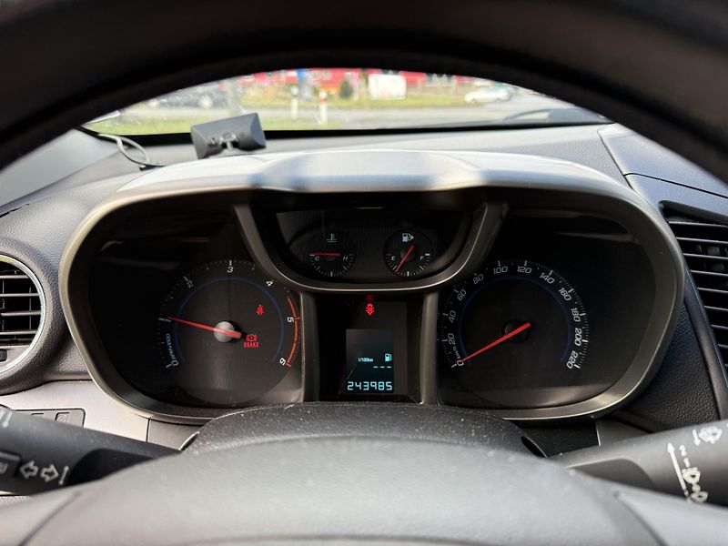Chevrolet Orlando (2012) 2.0 CRD 96kw - 7 míst/nová STK - fotka 12 z 15