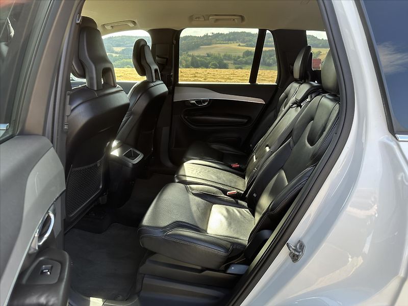 Volvo XC90 2,0 D 165kW Inscription CZ - fotka 14 z 38