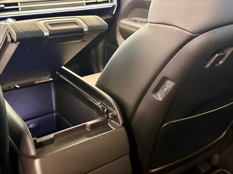 Hyundai Santa Fe 1,6 T-GDI STYLE PREMIUM BOSE - fotka 15 z 29