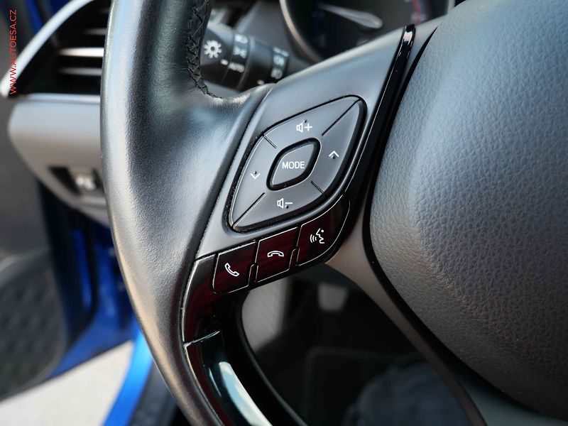 Toyota C-HR (2017) 1.2 T, 1.maj,ČR, Active - fotka 12 z 27