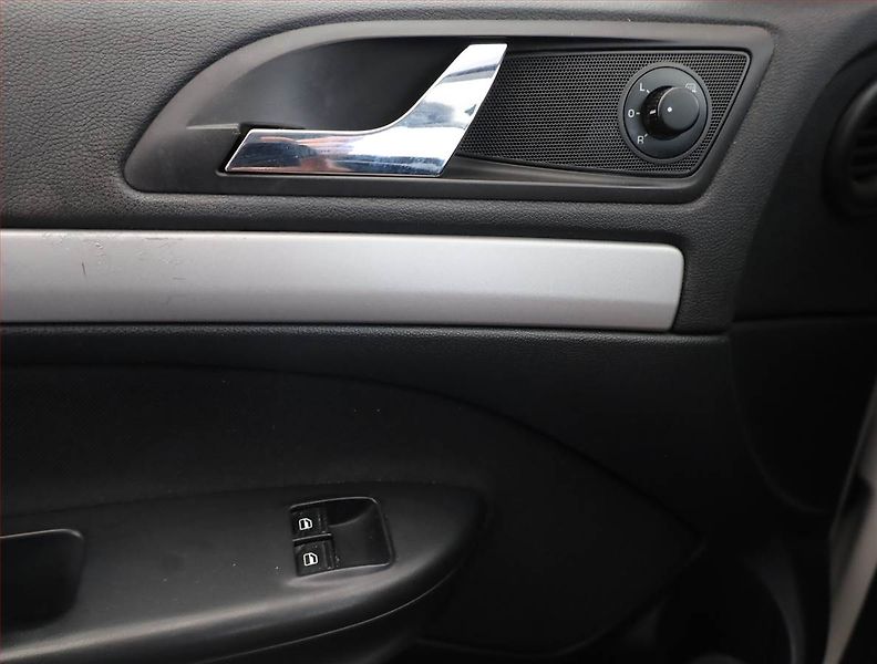 Škoda Octavia (2012) Ambition 1.2 TSI, Tempomat - fotka 10 z 12