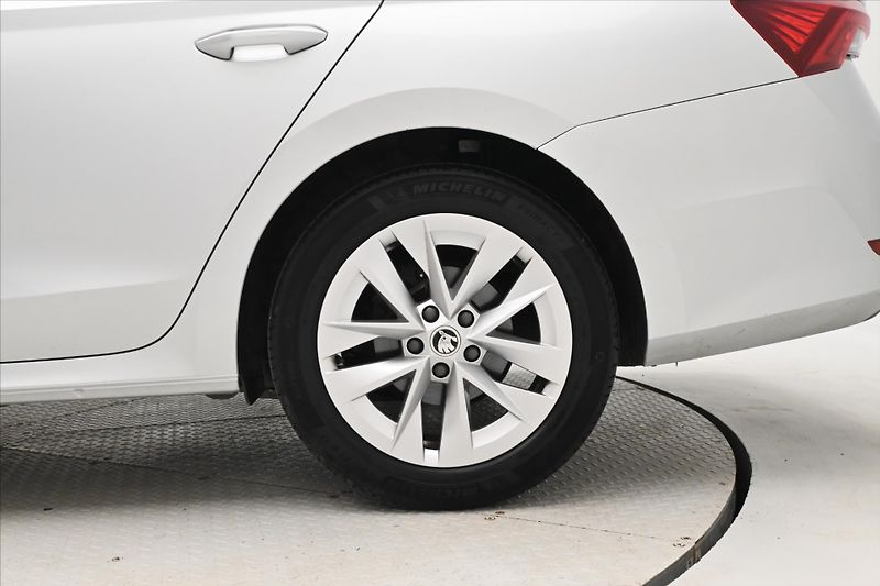 Škoda Octavia 2,0 TDI 110 kW DSG Style Záruk - fotka 30 z 30