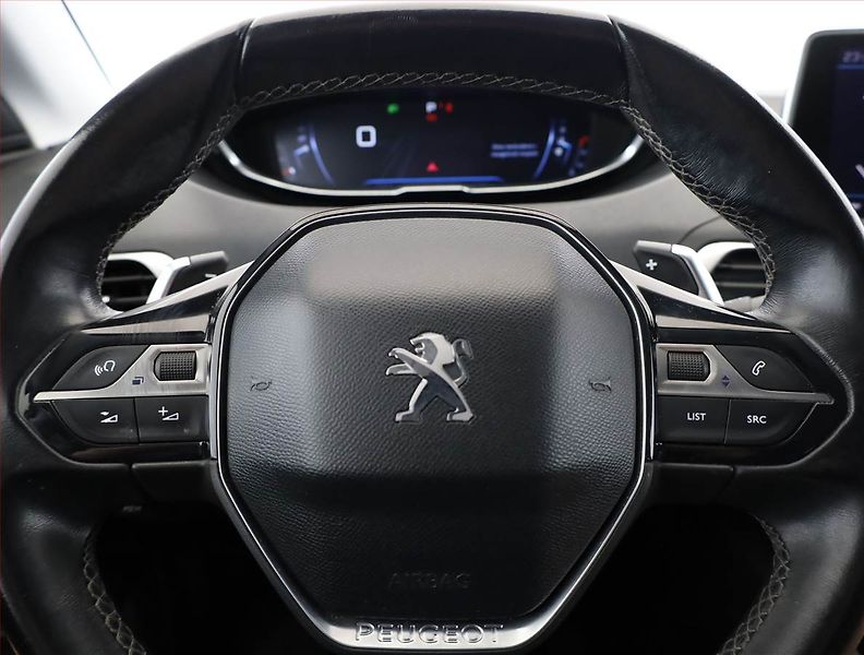 Peugeot 3008 (2017) 1.6 BlueHDi, Automat - fotka 8 z 18