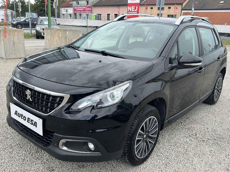 Peugeot 2008 (2017) 1.2 PT - fotka 3 z 19