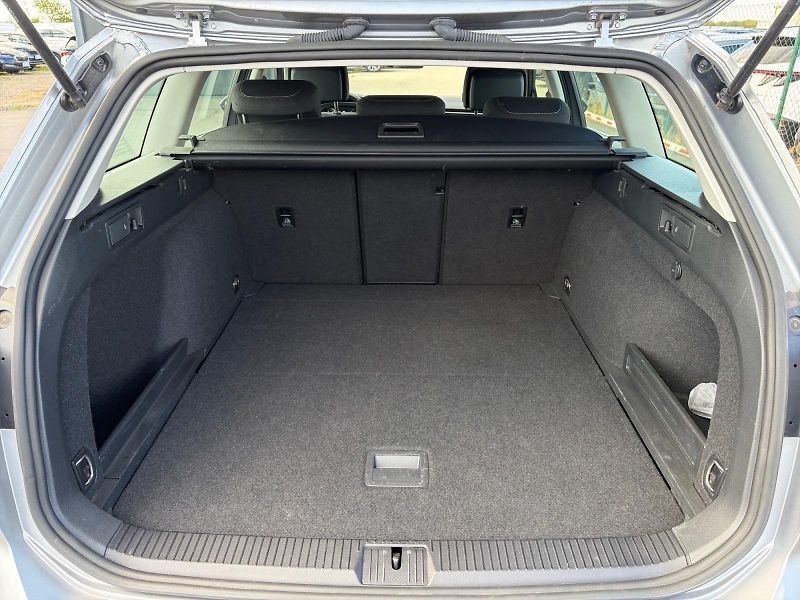 Volkswagen Passat Variant (2023) BUSINESS 1.5TSI 110kW DSG CZ  - fotka 6 z 11