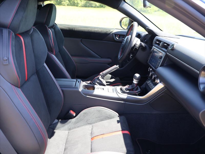 Subaru BRZ 2,4 168kW Limited Sti CZ - fotka 12 z 39