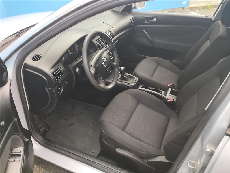 Volkswagen Passat 2,0 85KW - fotka 7 z 20