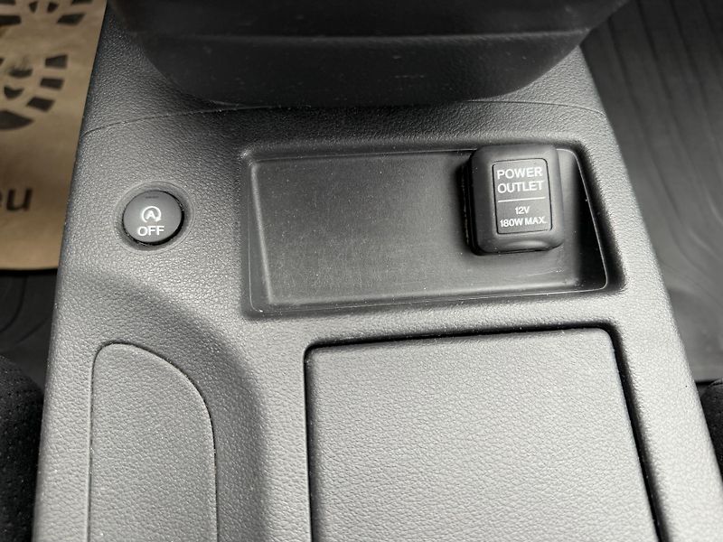 Honda CR-V  2.0I Comfort 4WD - fotka 15 z 23